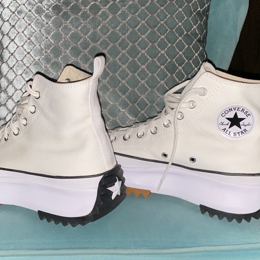 Women’s Converse Sneakers